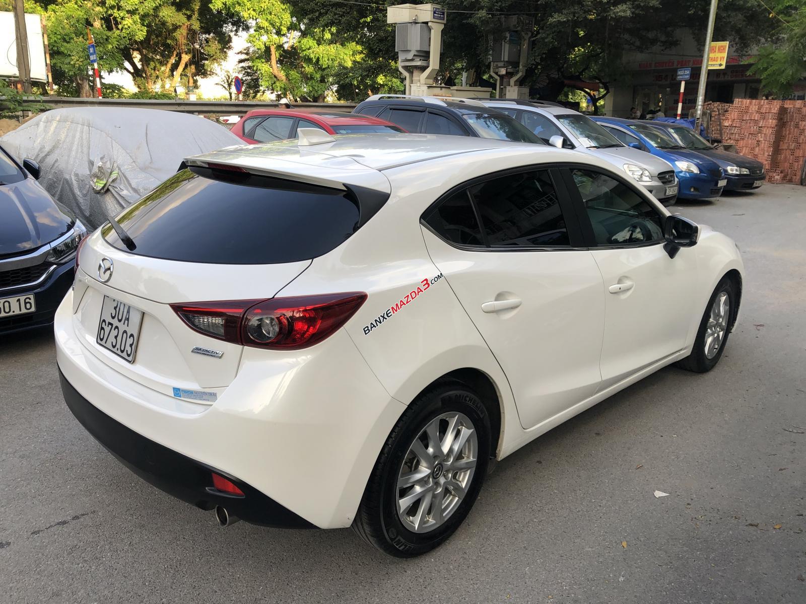 Cần bán xe Mazda 3 tự động, đời 2015 nguyên bản và còn rât mới
