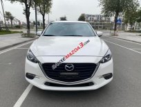 Cần bán gấp Mazda 3 1.5 sản xuất 2019, màu trắng