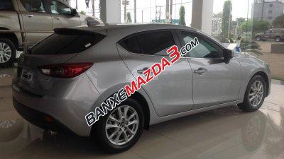 Cần bán xe Mazda 3 đời 2016, màu bạc, giá khuyến mãi cực hot nhé