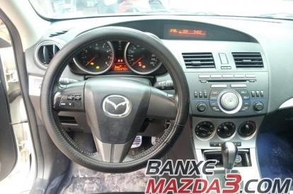 Cần bán gấp Mazda 3 1.6AT 2009, màu trắng, giá tốt