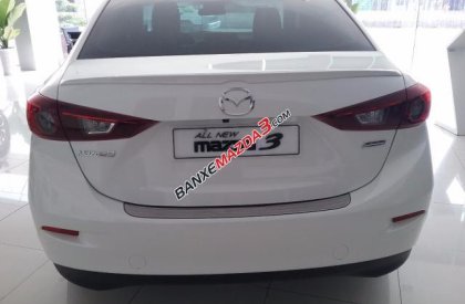 Bán Mazda 3 1.5 SD đời 2016, màu trắng, nhập khẩu, giá tốt