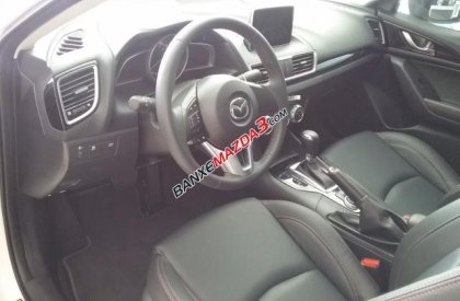 Bán Mazda 3 1.5 SD đời 2016, màu trắng, nhập khẩu, giá tốt