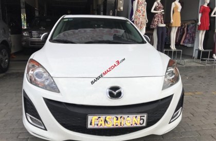 Cần bán xe Mazda 3 nhập khẩu, màu trắng, số tự động