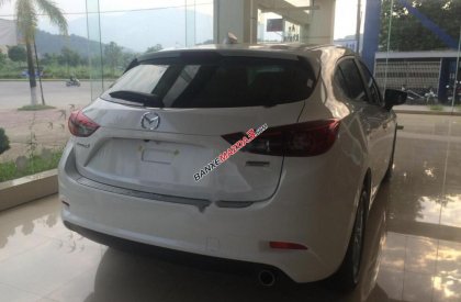 Bán Mazda 3 1.5 AT sản xuất 2018, màu trắng, giá tốt