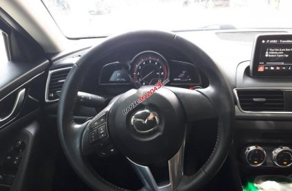 Cần bán xe Mazda 3 2.0 AT đời 2015, màu trắng, giá tốt