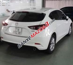 Bán Mazda 3 đời 2018, màu trắng, nhập khẩu