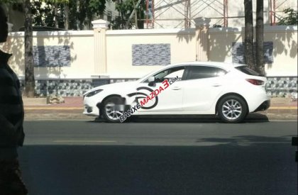 Bán Mazda 3 đời 2016, màu trắng còn mới