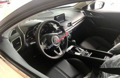 Bán xe Mazda 3 đời 2019, màu trắng, mới 100%