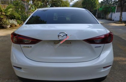 Bán Mazda 3 1.5 AT đời 2016, màu trắng số tự động