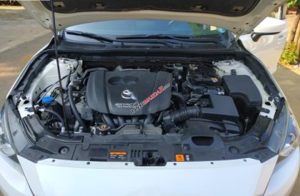 Bán Mazda 3 1.5 AT đời 2016, màu trắng số tự động