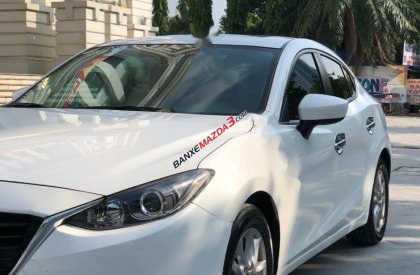 Cần bán xe Mazda 3 năm 2017, màu trắng, giá tốt xe còn mới nguyên