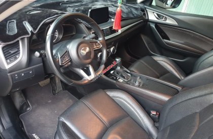 Cần bán lại xe Mazda 3 sản xuất năm 2017, màu đen chính chủ, giá tốt