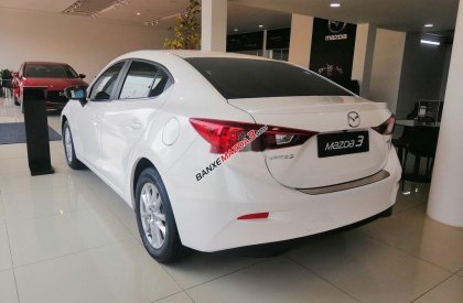 Cần bán xe Mazda 3 năm 2019, màu trắng, giá tốt