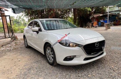 Bán Mazda 3 đời 2018, màu trắng, giá cạnh tranh
