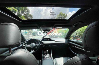 Mazda3 1.5L Premium, 8000 km
